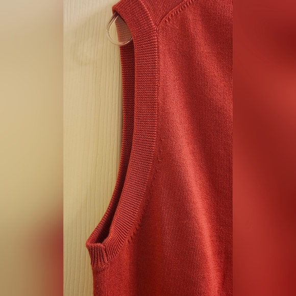 Brooks Brothers V-Neck Vest in Heathered Rose 100 % Supima Cotton SIZE Medium - Picture 4 of 6